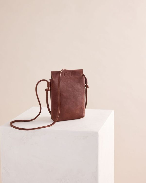 JuJu & Co Marina Pouch in Cognac