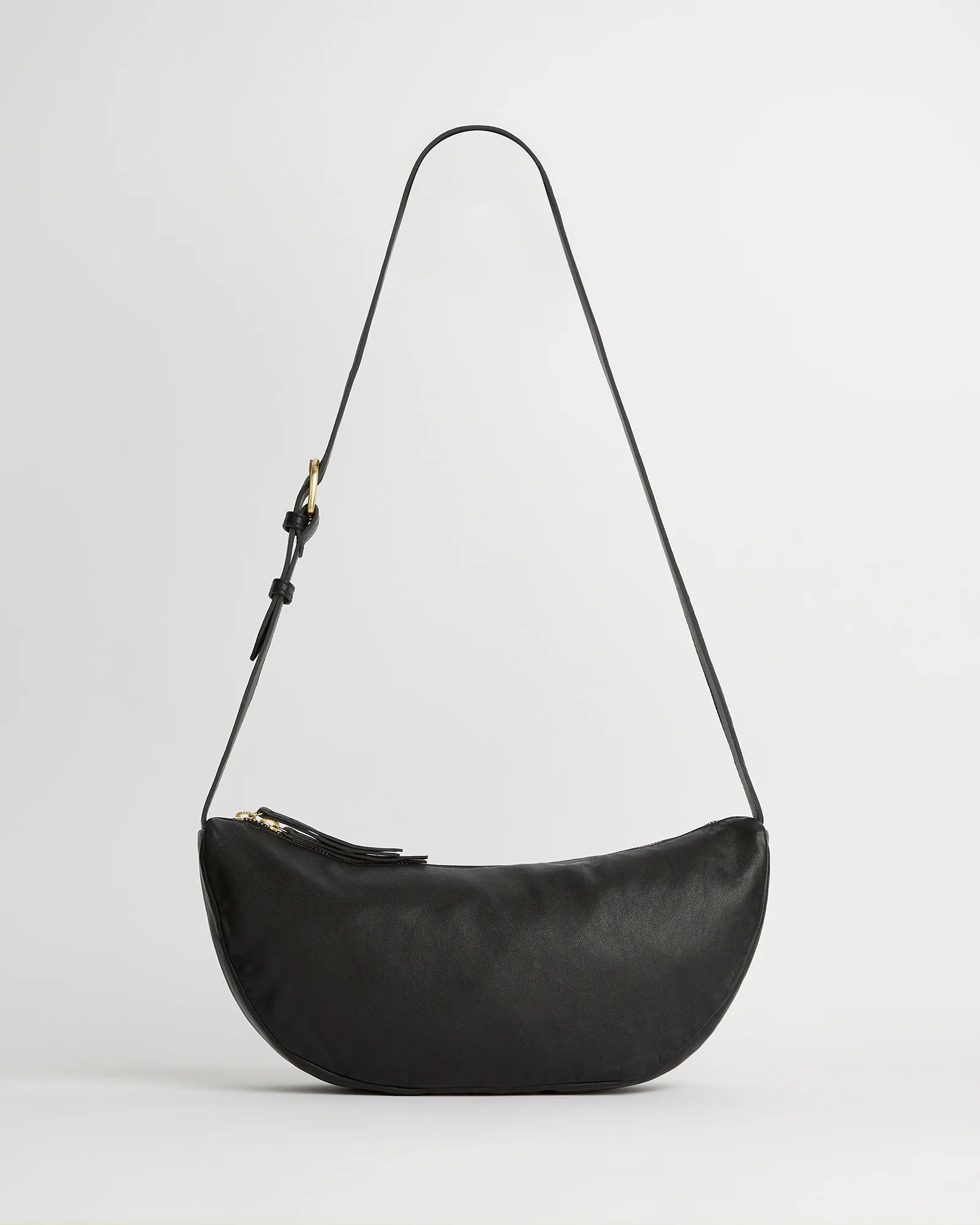 JuJu & Co Shasta Sling Bag in Black